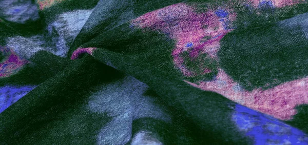 Kelebek desenli yeşil yün kumaş. Yeşil kırmızı mavi. Dekor modern, tekstil sanatı, doku, arkaplan, desen