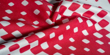 Beyaz arka planda kırmızı kare desenli ipek kumaş. doku arkaplan deseni.