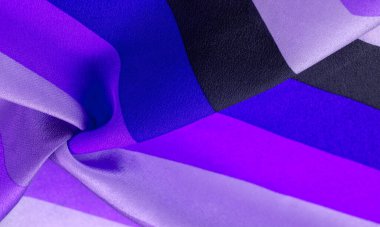 İpek kumaş, çizgili kumaş, mavi siyah çizgiler, zarif tasarım. Hassas ipek kumaş. Yüksek çözünürlüklü doku, kalıp, arkaplan, koleksiyon