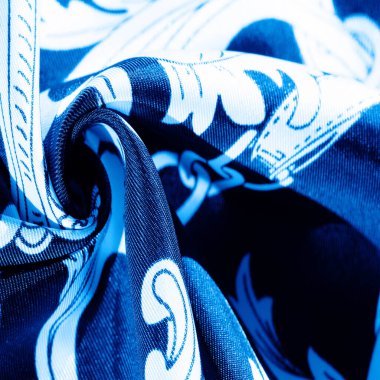 Mavi ve beyaz başlıklı ipek kumaş. Filigran kumaşının mükemmel bir örneği. doku, arkaplan