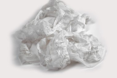 doku dantel. iyi bir açık kumaş, pamuk veya ipek, genellikle birini döngü, büküm veya desenleri iplik örgü tarafından yapılan ve özellikle hazır giyim süsleme için kullanılan.