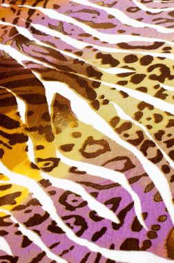 doku dantel. iyi bir açık kumaş, pamuk veya ipek, genellikle birini döngü, büküm veya desenleri iplik örgü tarafından yapılan ve özellikle hazır giyim süsleme için kullanılan.