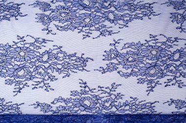 Kumaş üzerine dantel doku
