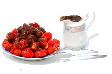 çikolata kaplı çilekler