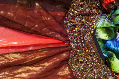 Pembe kahverengi şeffaf kumaş. doku. bornoz. Stüdyo fotoğrafı