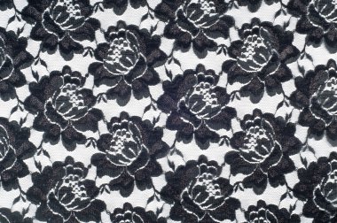 Dantel siyah beyaz kumaş üzerine