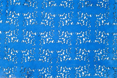 Bir kırık kırmızı dantel modeli ile cilt dokusunu