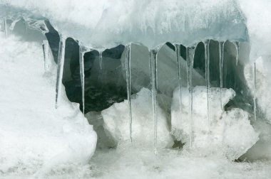 doku. buz. Donmuş buz Nehri üzerinde.