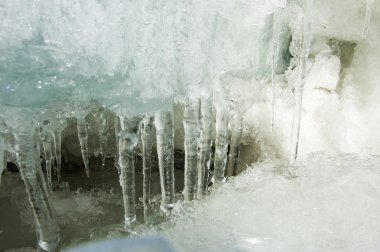 doku. buz. Donmuş buz Nehri üzerinde.