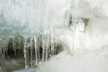 doku. buz. Donmuş buz Nehri üzerinde.