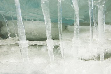 doku. buz. Donmuş buz Nehri üzerinde.