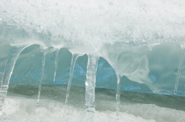 doku. buz. Donmuş buz Nehri üzerinde.