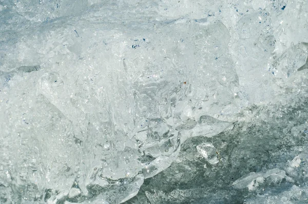 Glace sur la rivière au début du printemps — Photo