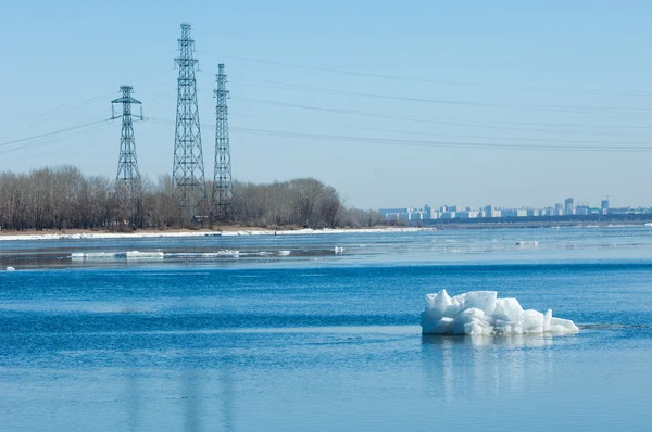 Inundación Primaveral Agua Helada Manantial Temprano Río Rusia Río Tartaristán — Foto de Stock