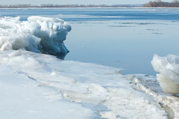 Springfluten Eiswasser Vorfrühling Auf Dem Fluss Russland Tatarstan Kama Fluss — Stockfoto