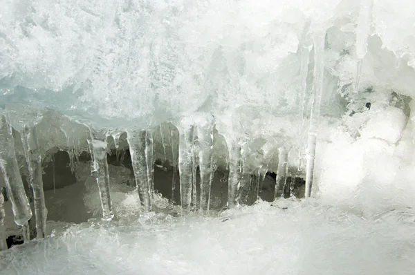 doku. buz. Donmuş buz Nehri üzerinde.