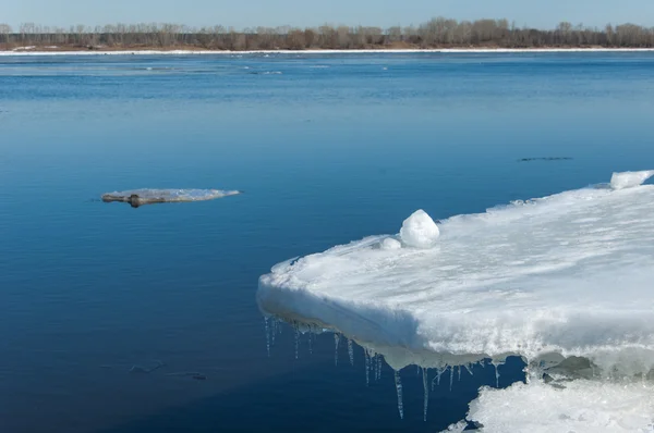 Bahar Sel Buzlu Erken Bahar Nehri Üzerinde Rusya Tataristan Kama — Stok fotoğraf