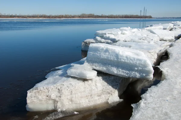 Inondazioni Primaverili Acqua Ghiacciata Inizio Primavera Sul Fiume Russia Tatarstan — Foto Stock