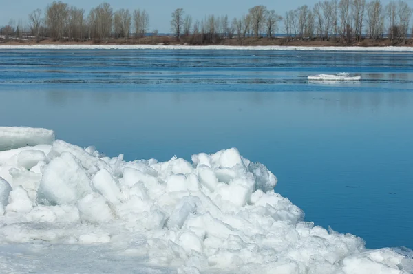 Bahar Sel Buzlu Erken Bahar Nehri Üzerinde Rusya Tataristan Kama — Stok fotoğraf