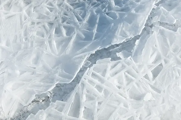 Eis auf dem Fluss im Frühling — Stockfoto