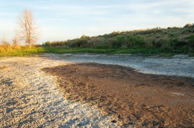 Bozkır tuzlu topraklar. tuz tuz tuz. Bozkır çayır ve