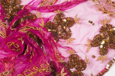 Dantel pembe boncuk ve pul işlemeli