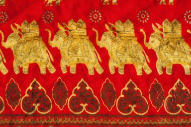 Kırmızı boyalı Filler ile Pamuk Kumaş dokusu yaptım ben