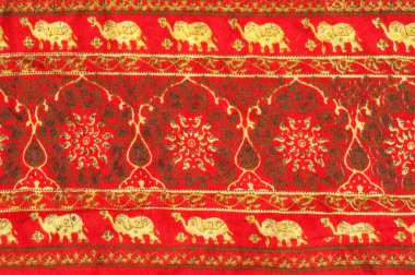 Kırmızı boyalı Filler ile Pamuk Kumaş dokusu yaptım ben