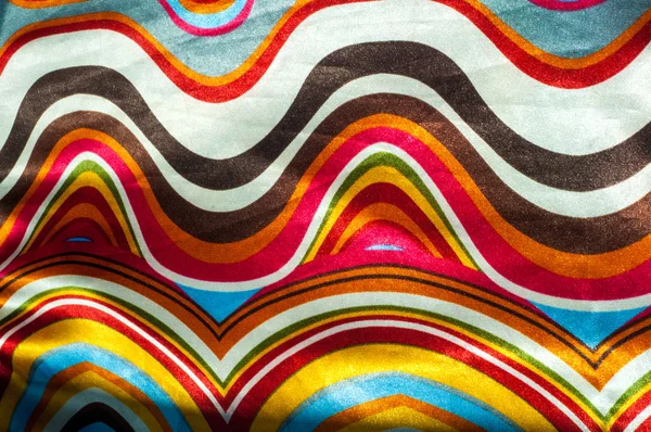 Текстура шовкової тканини, абстрактний візерунок, червоний жовтий зелений коричневий wh — стокове фото