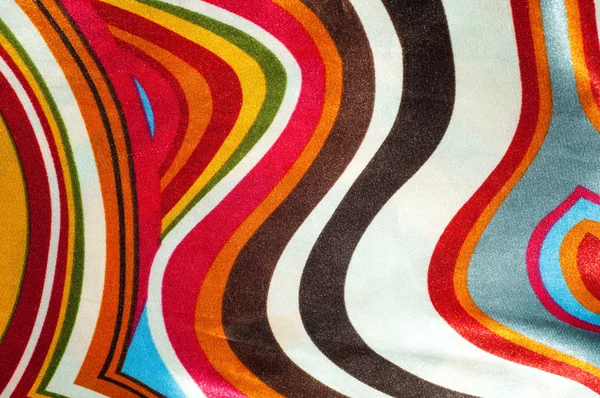 Textura de tecido de seda, padrão abstrato, vermelho amarelo verde marrom wh — Fotografia de Stock