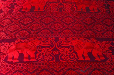 Pamuk kumaş, Hindistan yapılan kırmızı boyalı filler ile doku