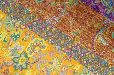 Brokar kumaş dokusu. çiçek desenle boyalı