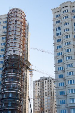 Almatı, Kazakistan. 18/12/2014. Çok katlı, çok aile ev inşaatı