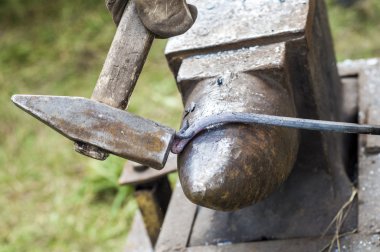 Demirci, smith, nalbant, hammersmith, taklitçi, smithy. Isıtma, çekiç ve bu dövme (metal) tedavisinde.