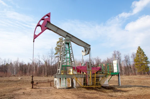 Ökologie, Bionomie. Ölpumpen. Ausrüstung der Ölindustrie. Strahlpumpe — Stockfoto