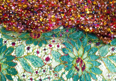 doku dantel. iyi bir açık kumaş, pamuk veya ipek, genellikle birini döngü, büküm veya desenleri iplik örgü tarafından yapılan ve özellikle hazır giyim süsleme için kullanılan.