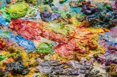 Sanatçının paleti dokusuna studio vurdu