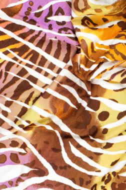 doku dantel. iyi bir açık kumaş, pamuk veya ipek, genellikle birini döngü, büküm veya desenleri iplik örgü tarafından yapılan ve özellikle hazır giyim süsleme için kullanılan.