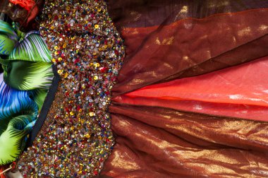 Pembe kahverengi şeffaf kumaş. doku. bornoz. Stüdyo fotoğrafı