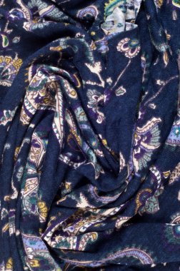 doku dantel. iyi bir açık kumaş, pamuk veya ipek, genellikle birini döngü, büküm veya desenleri iplik örgü tarafından yapılan ve özellikle hazır giyim süsleme için kullanılan.