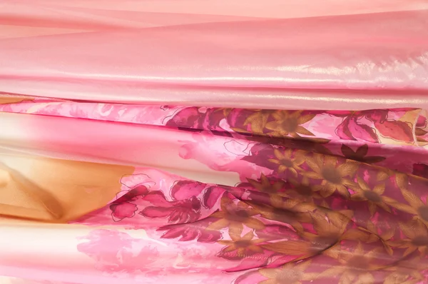 Flores Incrustadas Tecido Rosa Textura Fotografado Estúdio — Fotografia de Stock