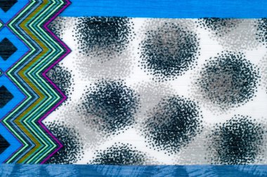 Kumaş ipek dokulu ve geometrik şekiller. Fotoğraf stüdyosu