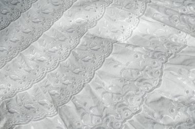 Beyaz pamuklu kumaş, desen ile
