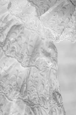 Beyaz pamuklu kumaş, desen ile