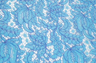 kumaş dantel. iyi bir açık kumaş, pamuk veya ipek, genellikle birini döngü, büküm veya desenleri iplik örgü tarafından yapılan ve özellikle hazır giyim süsleme için kullanılan