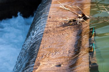 Arka plan doku su. şelale. Granit