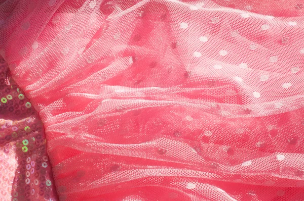 生地レース生地背景にスパンコール付きのテクスチャです 装飾用に服に多くの一つとして縫製小 光沢のあるディスク マゼンタ ホット ピンク ブラック — ストック写真
