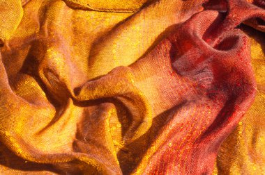 Doku yün kumaş sarı kırmızı altın
