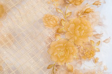 Tül, bobin-net, bobbinet, yanılsama. bir net gibi yumuşak, ince ipek, pamuk ya da naylon malzeme kullanılan peçe ve elbise yapmak için.