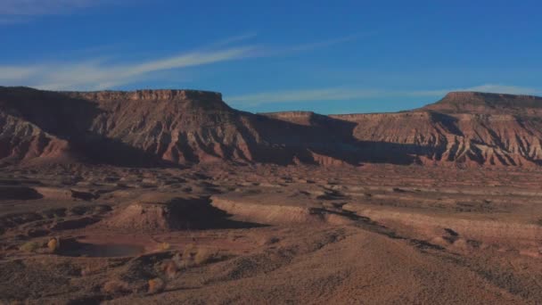 Krásný letecký výhled na skalnatou krajinu národního parku Sion Canyon, jihozápadní Utah, USA — Stock video